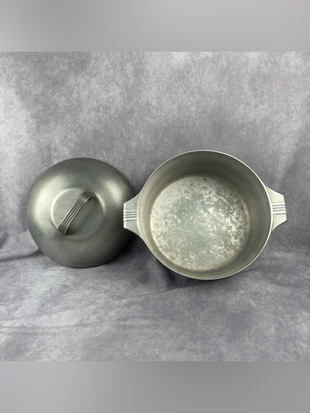 Wagner Ware Sidney -O- Magnalite 4248-P Round Aluminum Dutch Oven Stockpot